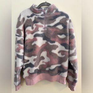 Girls medium Grayson Threads pink camo fleece pullover